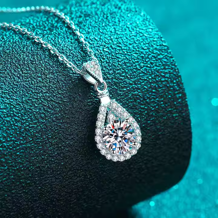 Liora - Round Cut Necklace